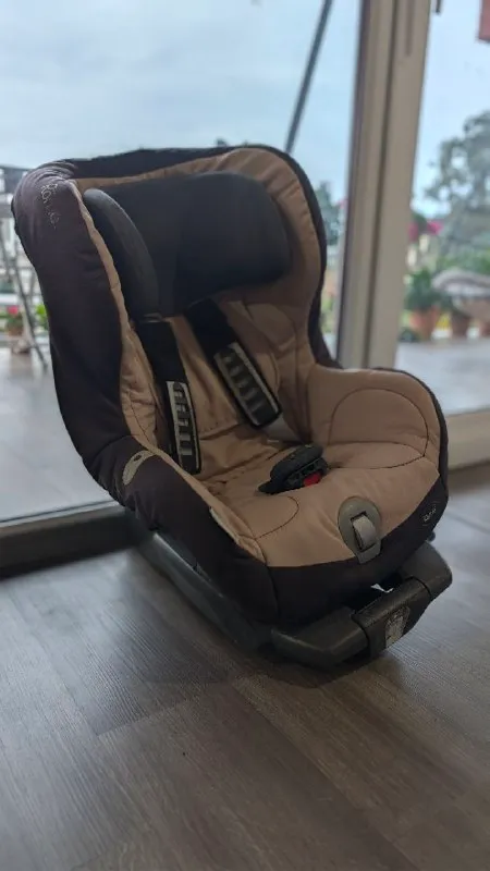 Детское автокресло Britax Römer Safefix Plus