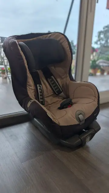 Детское автокресло Britax Römer Safefix Plus — Батуми — 200 ₾