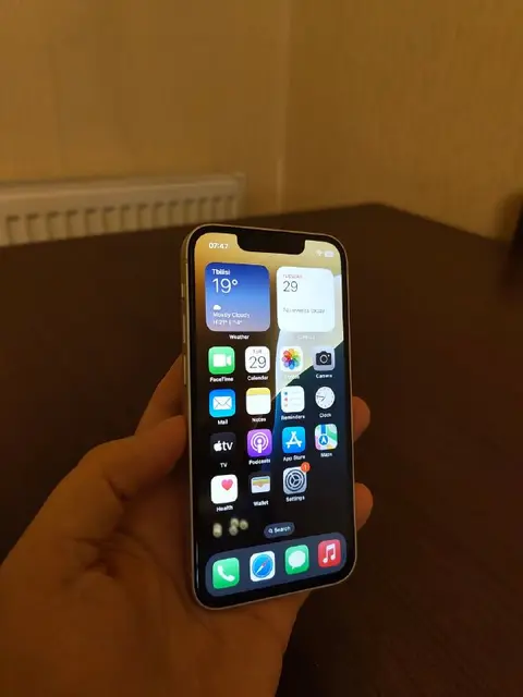 IPhone 13 mini (128 GB), белый — Тбилиси — 600 ₾