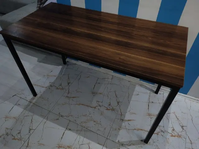 Стол лофт — Батуми — 230 ₾
