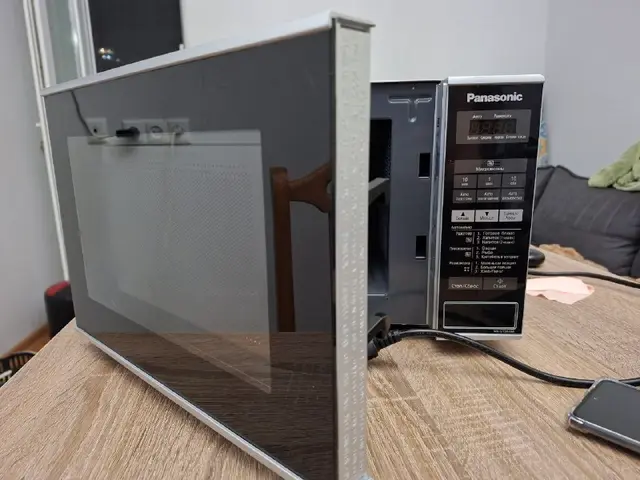 Микроволновая печь Panasonic NN-ST254M ZPE — Батуми — 190 ₾