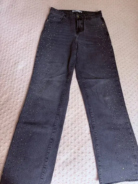 Джинсы Zara со стразами — Батуми — 70 ₾