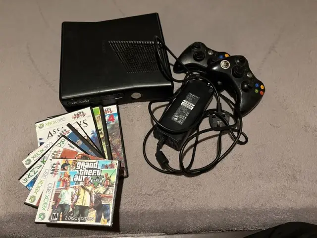 Xbox 360 Slim + 8 игр + 2 джойстика — Батуми — 150 ₾