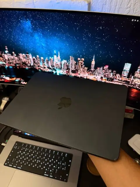 MacBook Air M2 — Тбилиси — 1 900 ₾