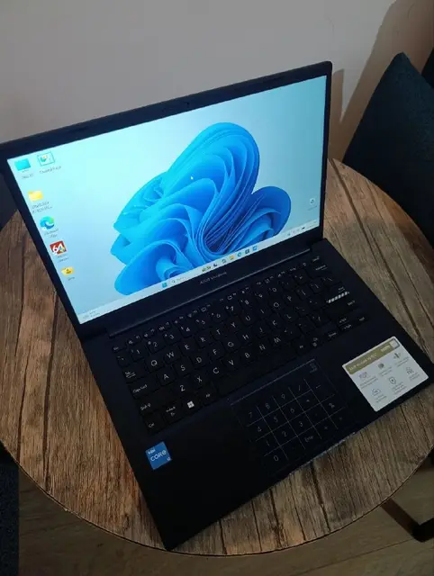 ASUS Vivobook X1404VA X1504VA — Батуми — 1 300 ₾
