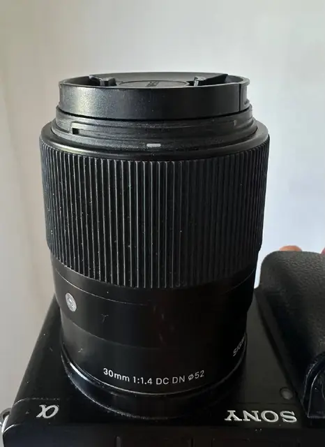 Sigma 30 mm f/1.4 DC DN — Тбилиси — 1 000 ₾