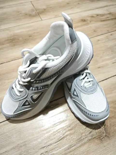 Кроссовки — Батуми — 40 ₾