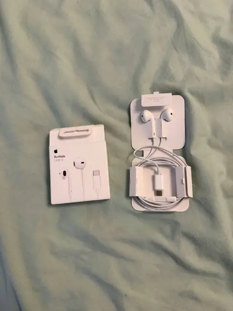 EarPods usb-C — Батуми — 75 ₾