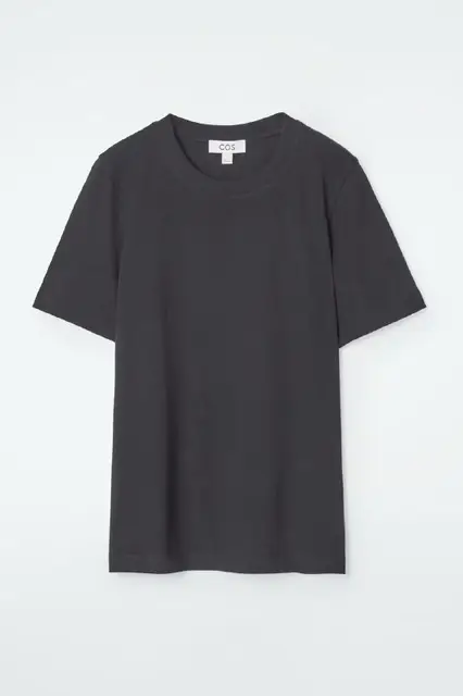 Черная футболка COS — Tbilisi — 40 ₾
