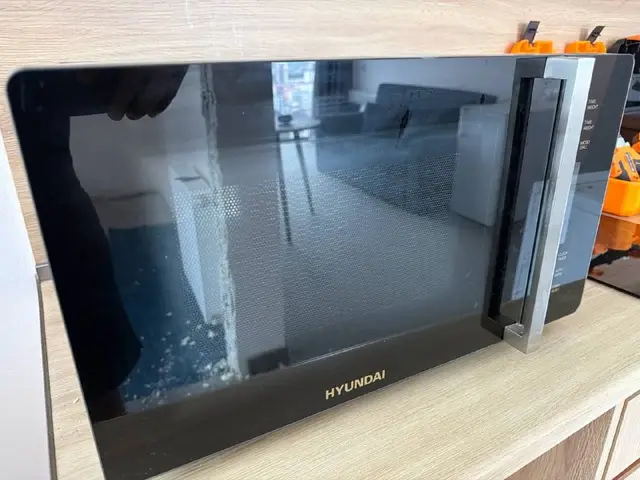 Микроволновка Hyundai — Батуми — 200 ₾