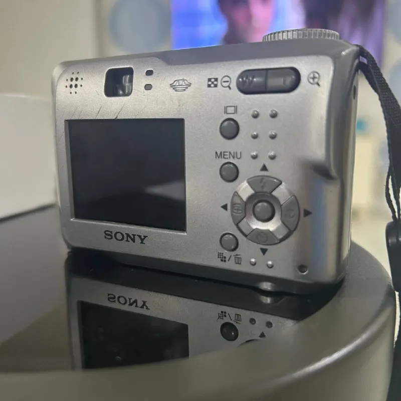 Sony Cyber-shot DSC-S80