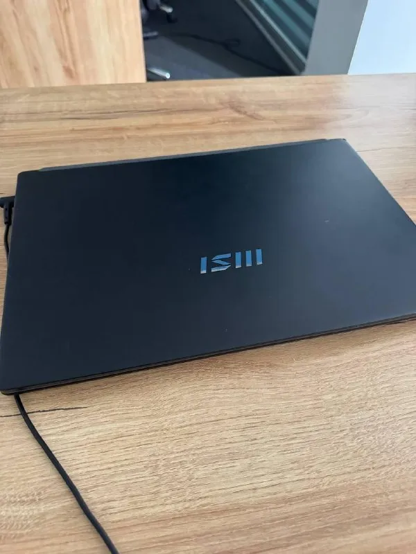 MSI Modern 15 B12M