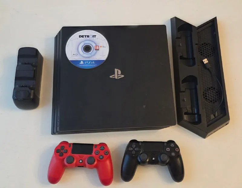 PS4 pro (CUH7216)