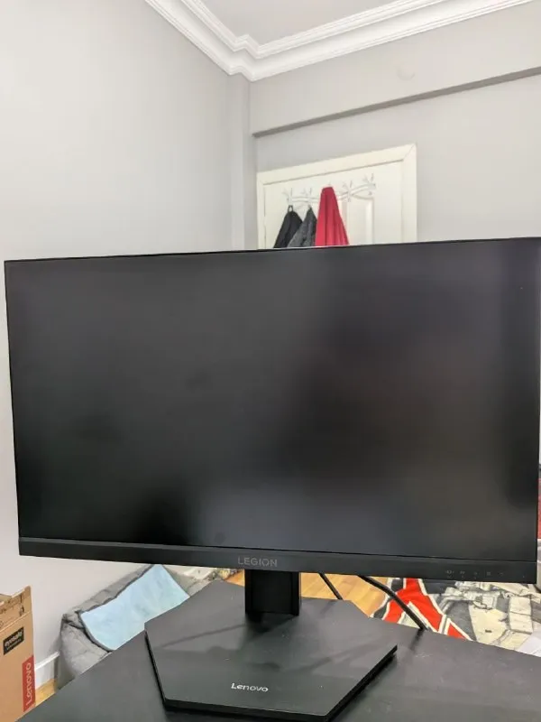 Игровой ПК и монитор Lenovo Legion