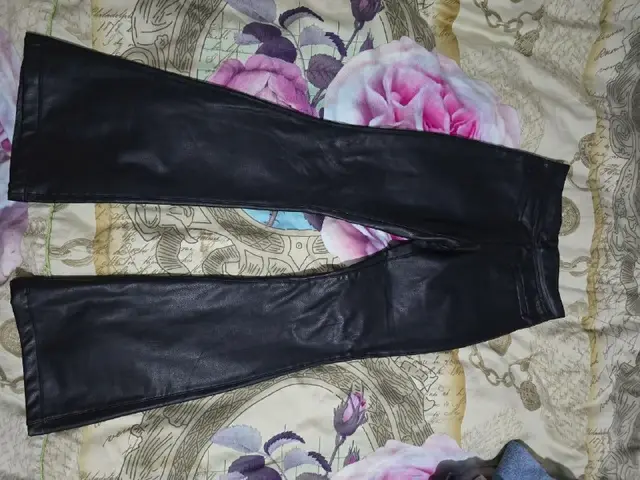 Чёрные штаны Zara 134 см — Анталия — 200 ₺