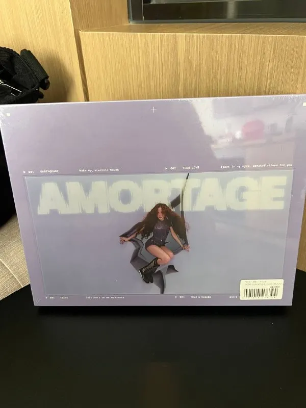 Альбом JISOO (BLACKPINK) — AMORTAGE, Exclusive Edition, Purple Ver.