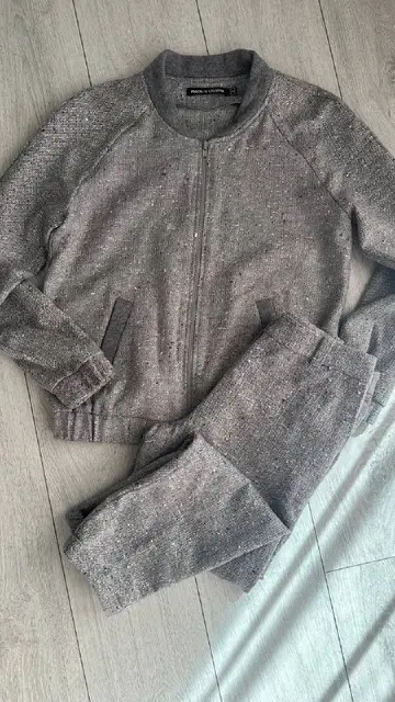Костюм серый — Батуми — 40 ₾