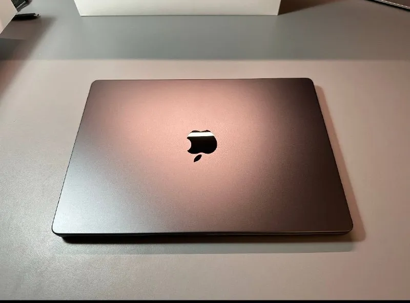 Apple MacBook Pro 14″ с чипом M5