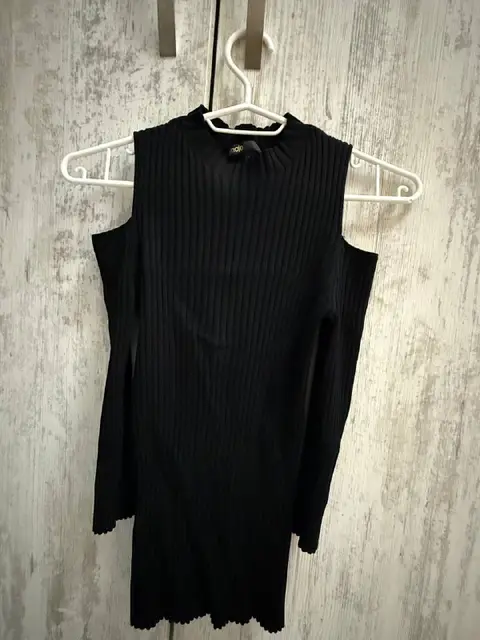 Maje лонгслив с красивым вырезом на плечах — Тбилиси — 50 ₾