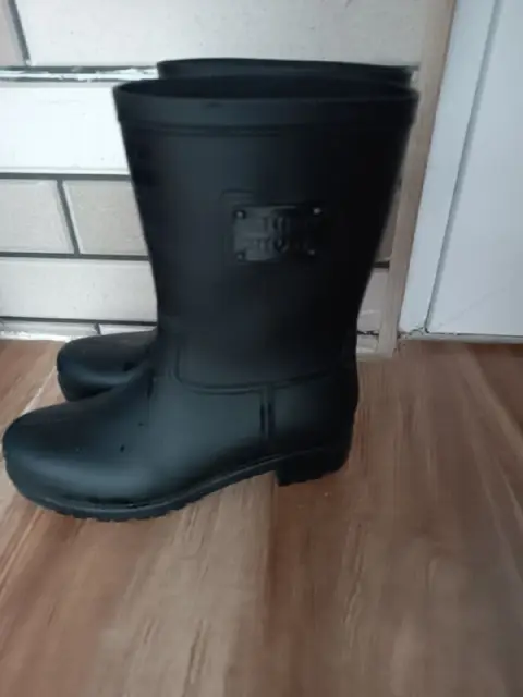 Резиновые сапожки — Батуми — 25 ₾