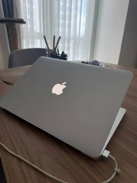 Apple MacBook Air 13» Mid 2013 — Стамбул — 4 200 ₺