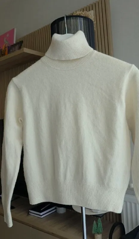 Шерстяная водолазка Uniqlo