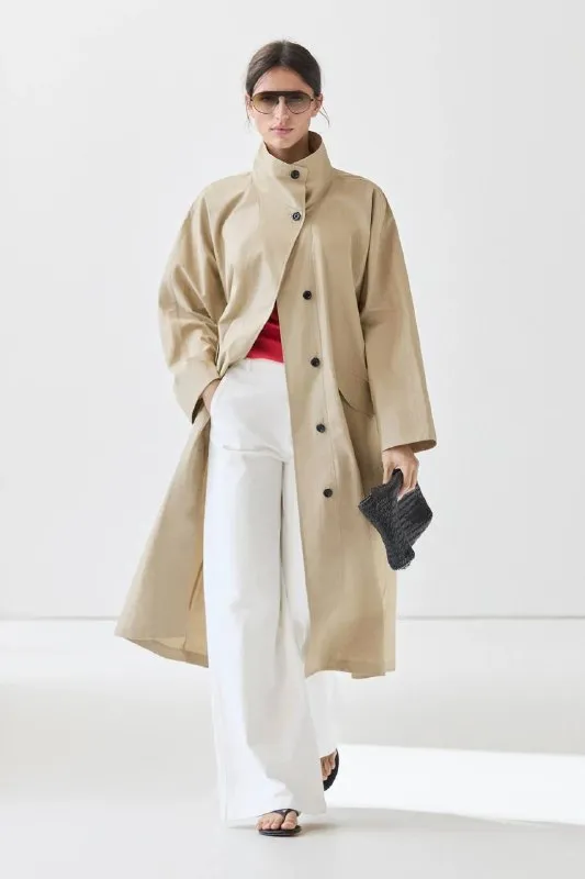 Плащ из новой коллекции Massimo Dutti