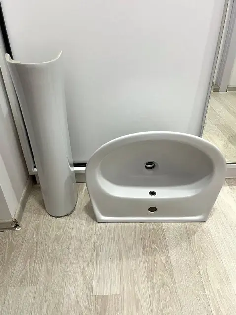 Керамическая раковина тюльпан — Батуми — 50 ₾