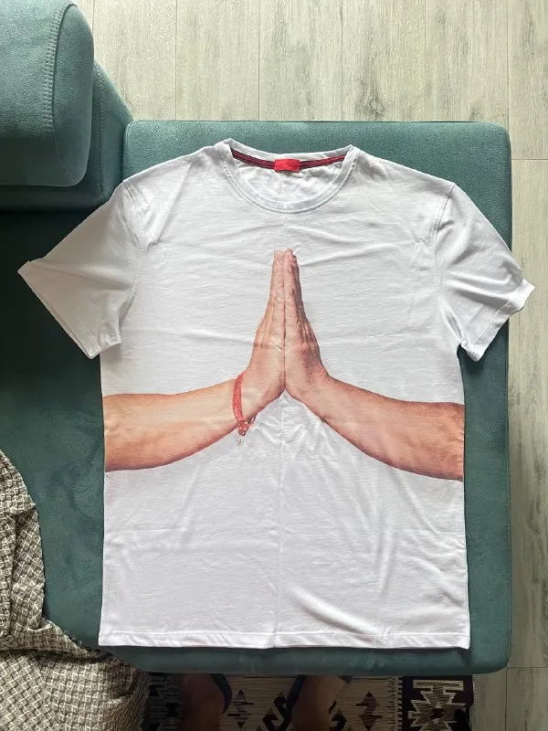 Белая футболка ISAIA с принтом Namaste