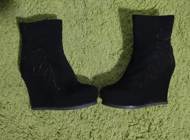 Пальто серое с капюшоном — Батуми — 40 ₾