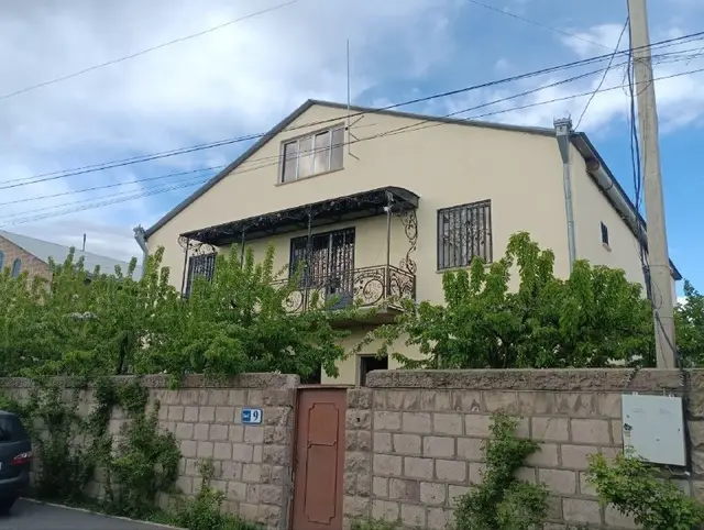 3-х этажный дом — Ереван — 300 000 $