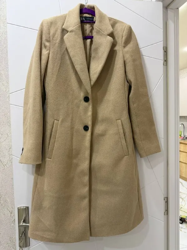 Пальто ZARA бежевое