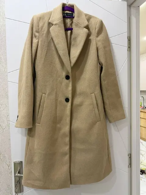 Пальто ZARA бежевое — Батуми — 40 ₾