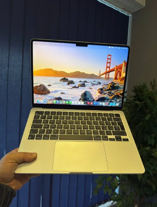 MacBook Air M2 Silver