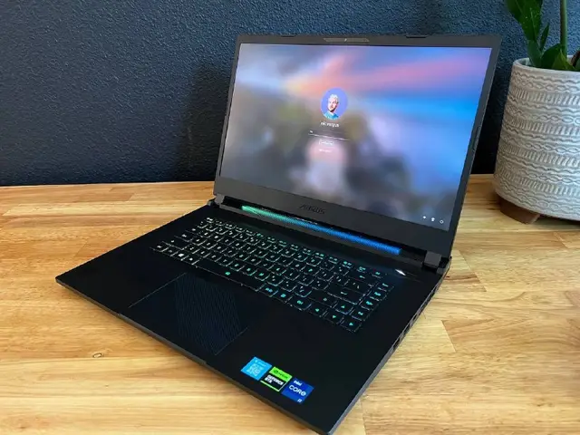 GIGABYTE AORUS 15 bkf 2k 165hz — Батуми — 2 700 ₾