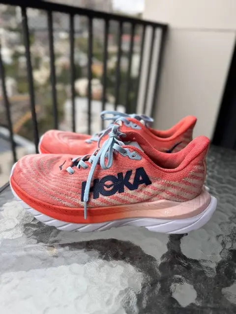 Женские кроссовки Hoka — Tbilisi — 45 ₾