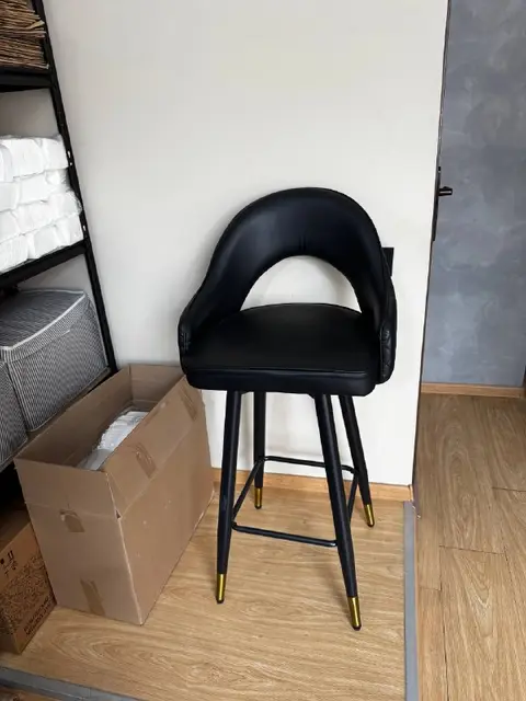 Два стула одинаковых — Tbilisi — 150 ₾