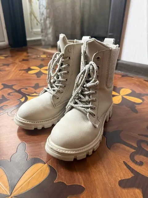 Ботинки для девочки — Батуми — 40 ₾