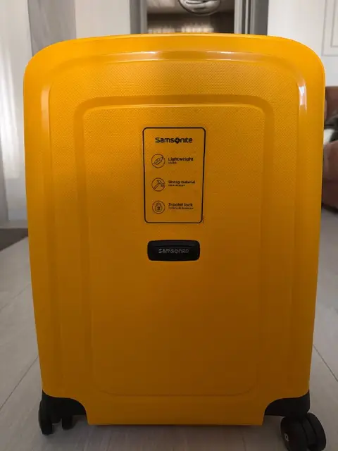 Чемодан Samsonite Spinner 55/20 — Ереван — 70 000 ֏