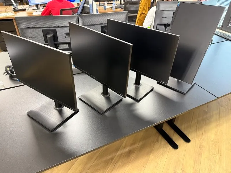 Монитор Samsung F24T450FQI