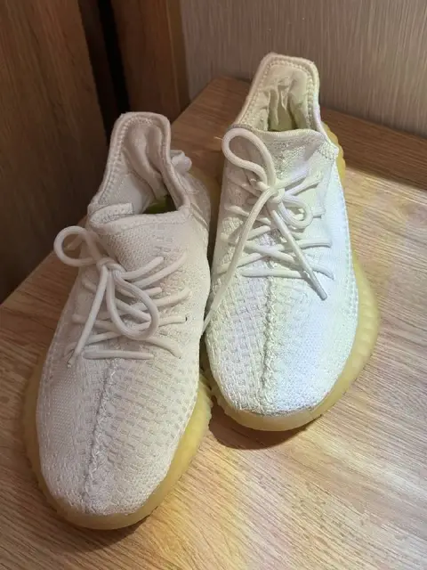 Кроссовки — Батуми — 15 ₾