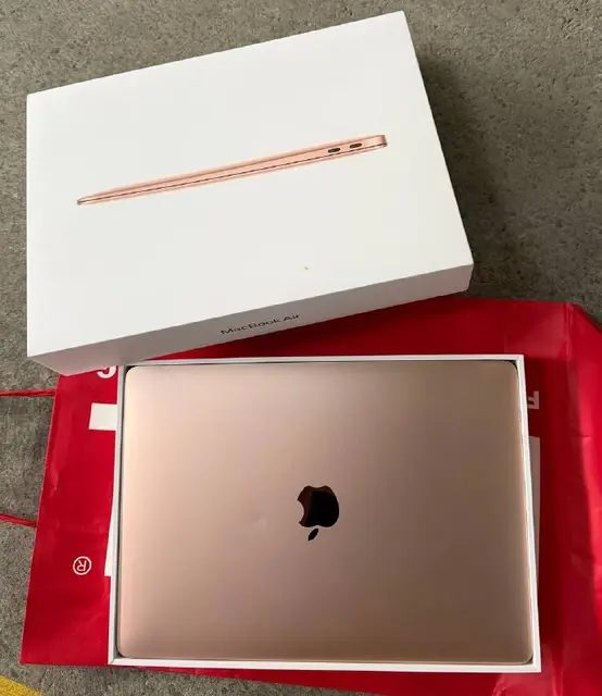MacBook Air 13 дюймов (2020, M1, 8 ГБ ОЗУ, 256 ГБ SSD) — Батуми — 1 400 ₾