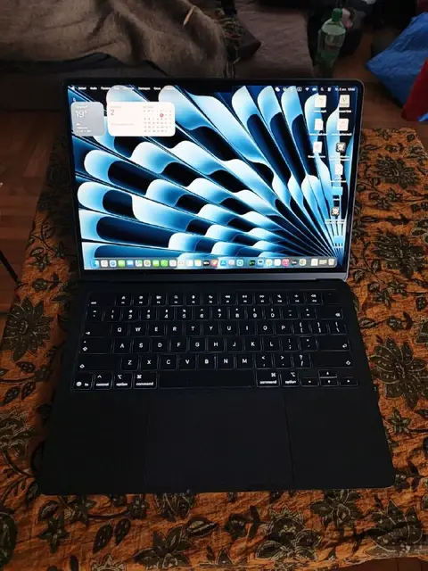 Ноутбук MacBook Air 13'' M5 16/1000 Midnight — Тбилиси — 3 800 ₾