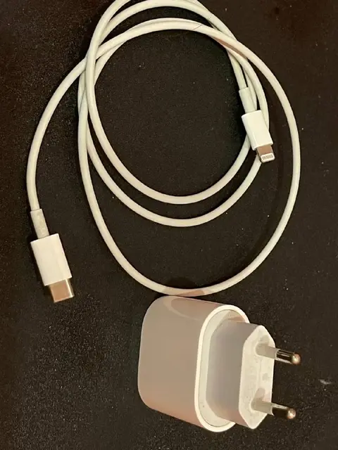 Оригинальный кабель и блок питания для телефонов айфон iPhone — Batumi — 75 ₾