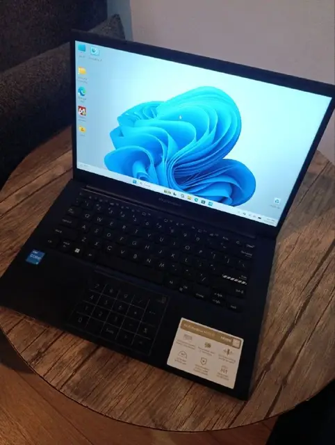 Ноутбук ASUS Vivobook — Батуми — 1 400 ₾