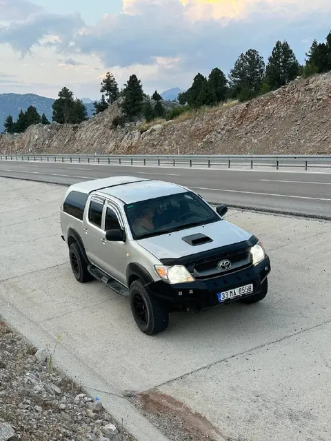 Toyota Hilux 2010 — Анталия — 21 000 $