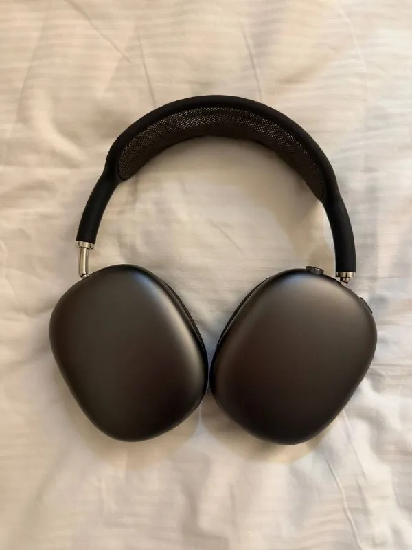AirPods pro max