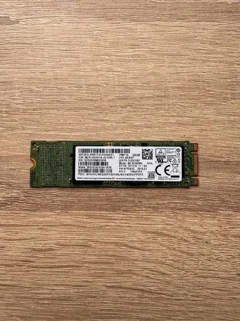 M2 SSD Samsung 256 Gb — Батуми — 150 ₾