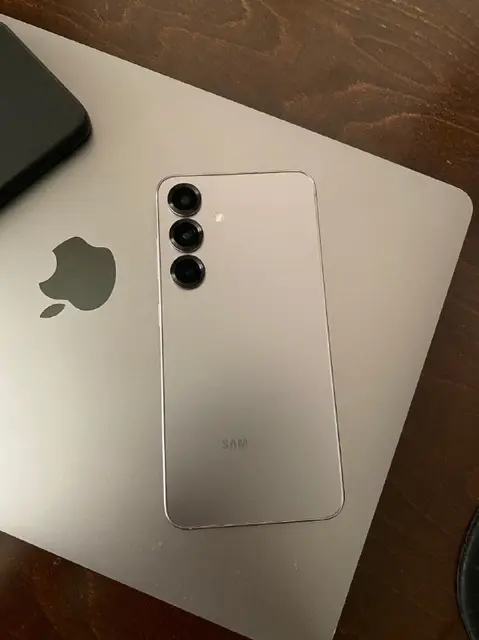 Samsung Galaxy S25 128 ГБ — Батуми — 1 500 ₾