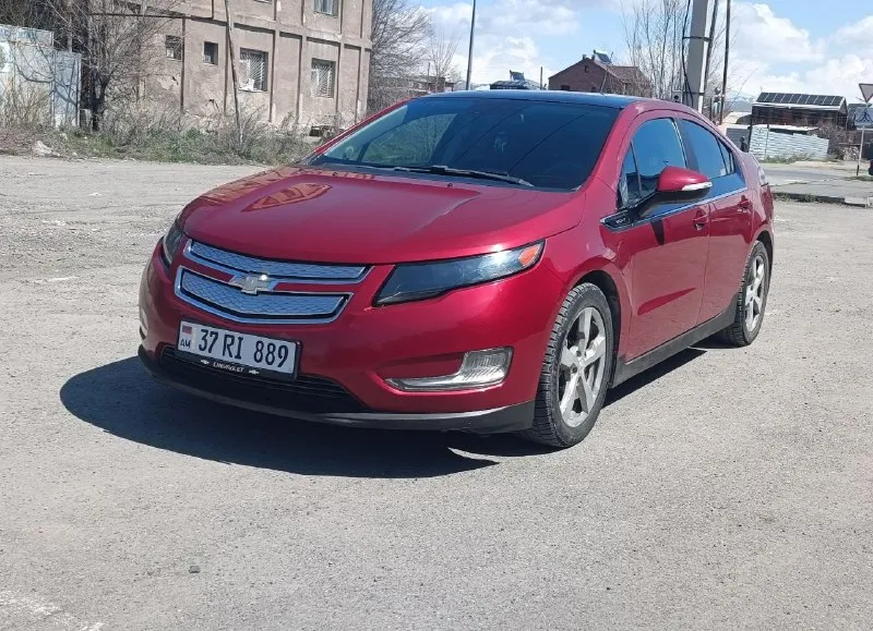 Chevrolet Volt 1 (Гибрид), 2011–2012 гг.